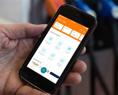 Propietario de una gasolinera en Tui, investigado por usar DNIs ajenos en una app de descuentos
