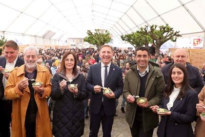 Luis Lpez impulsa el turismo rural en la Festa do Requeixo e o Mel en As Neves