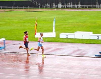 El atleta guards Jos Carlos Ferreira, subcampen gallego M50 en los 10.000 metros en pista