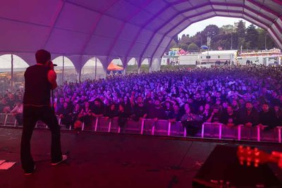 San Telmo arranca con xito en Tui: msica, vino y cultura popular llenan el primer fin de semana