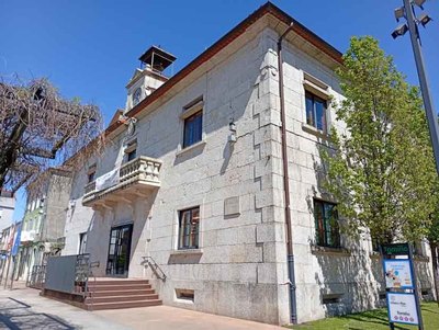 Controversia institucional en Tomio: entrada no autorizada del alcalde de A Guarda a instalaciones municipales