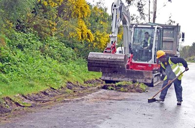Comienzan las obras de mejora en la red viaria municipal en la Estrada Municipal 1013 en Moncao