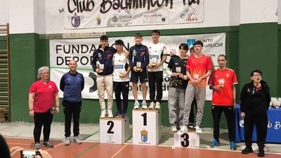 Bdminton gallego en alza: el Club Escola Rosala brilla en Tui con cuatro oros
