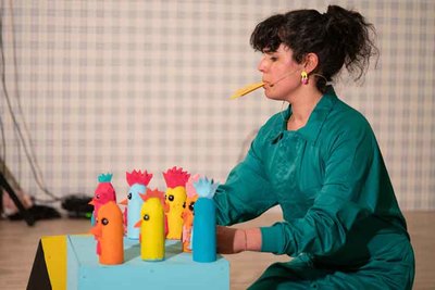 Tui inaugura su programa -Tui en Letras- con el cuentacuentos para bebs -Bichocas-