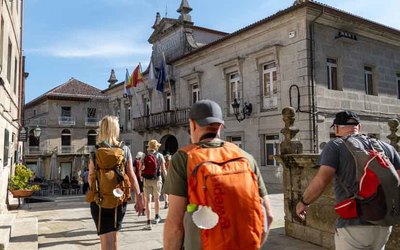 Tui se afianza como destino clave en el sur de Galicia con un notable aumento de turistas y peregrinos