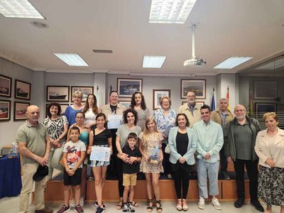 Una alumna de A Guarda homenajea a las rederas y triunfa en el certamen literario de ORPAGU