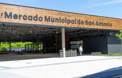 El renovado mercado de San Antonio de Tui celebra el Da del Mercado con una jornada gastronmica y festiva