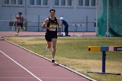 lex Sierpes impone su ritmo y conquista el oro autonmico en Pontevedra