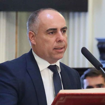 Javier Tours acusa a PSOE y BNG de despreciar el mayor apoyo asociativo de la historia de la Diputacin