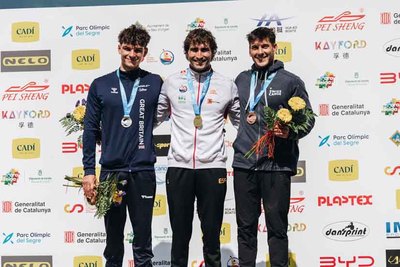 El gallego Manu Ochoa lidera el podio en la 1 Copa del Mundo de Kayak Cross
