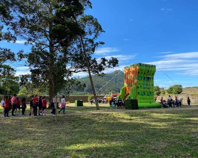 La fortaleza de Santa Cruz acoge la II Festa Miudia con juegos y espectculos para el alumnado guards