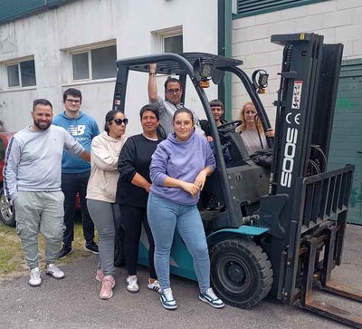 Ms de 20 jvenes de Tomio se forman como operadores de carretilla para acceder al sector logstico