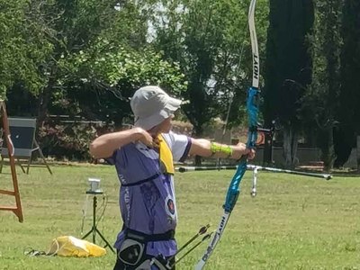 Adrin Milln lleva al Club Arco Trasno de Tomio a lo ms alto en el Nacional de Arco Adaptado