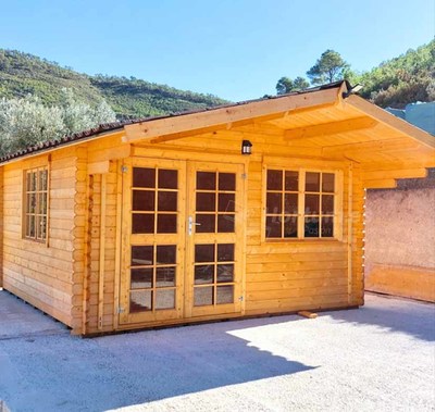 -Nuestra primera venta fue un hito. . . y un salto al vaco-: conversacin con Hortum, especialistas en casetas de madera