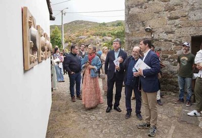 Arte na Leira 2025 abre sus puertas con una emotiva instalacin de Mrio Rocha