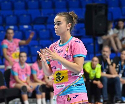Rosane Serrano, joven promesa del balonmano espaol, se incorpora al Atltico Guards