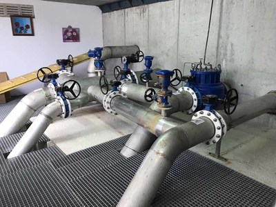 A Guarda restringe el uso de agua por la sequa y cierra duchas, fuentes y riego municipal