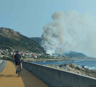 El incendio de Oia, ya controlado tras arrasar ms de 40 hectreas en Mougs