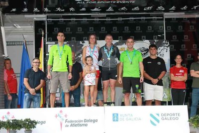 Pleno histrico de la Sociedade Atltica do Trega: seis medallas en la Milla Popular de Lourenz