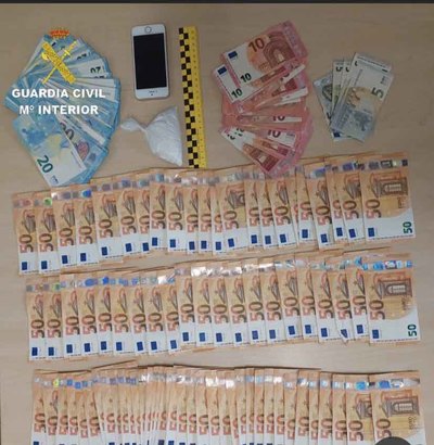 Interceptado en Tomio un conductor de A Caiza con 50 gramos de cocana y ms de 6.000 euros en efectivo