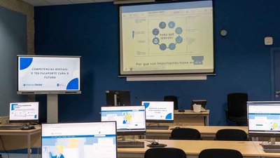 Dos talleres de competencias digitales en Tui para mejorar la empleabilidad y la inclusin de las personas mayores