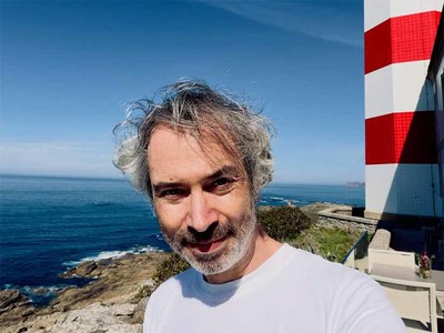 El pianista James Rhodes visita Oia y confiesa: -Un paraso, un refugio, un regalo-