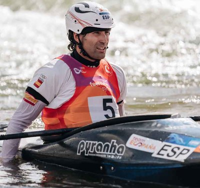 Manu Ochoa, del Deportivo Mio-Teixugos, entre los 15 mejores del mundo en kayak cross