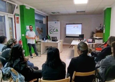 Empresarios de Tomio fortalecen su estrategia digital con el curso sobre planes de marketing de ADETO y Tu Consultor de Internet