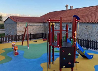 El Concello de Oia transforma el parque biosaudable de Torroa y moderniza el rea infantil del Eirado de Viladesuso
