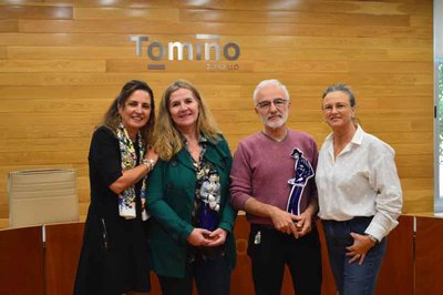 Emotivo homenaje en Tomio a dos profesores del IES Antn Alonso Ros que se jubilan tras dcadas de docencia