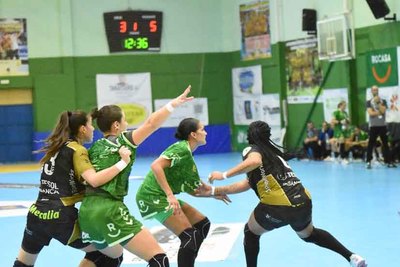 Final agridulce antes del parn: el Guards pierde su primer partido de Liga frente al Rocasa (24-22)