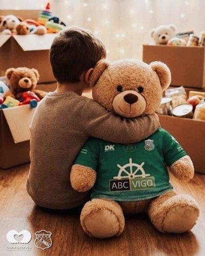 A Mata se vuelca con la solidaridad: recogida de alimentos y juguetes en los partidos de la U.D. Ribera