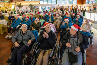 Caminha celebra la Navidad con un emotivo almuerzo solidario para ms de 350 personas
