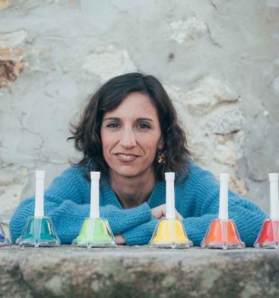 Cuentos de antes y de ahora llenan O Rosal con Marta Ortiz en los Venres Rebuldeiros