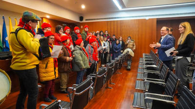 Tradici�n viva: los usuarios de APPACDM cantan las Janeiras en Valenca