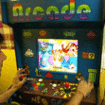 UN JOVEN ROSALEIRO FABRICA SU PROPIA MQUINA RECREATIVA