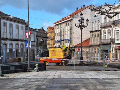 A Guarda inicia la peatonalizaci�n de Rosal�a de Castro para reforzar la seguridad en la Alameda