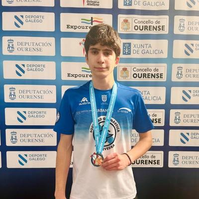 Alejandro Santos, de O Rosal, campe�n gallego sub-18 de 3.000 metros