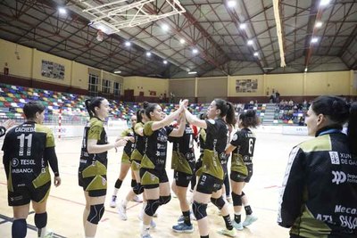 El Mecalia Guard�s paga su falta de gol y cae en Elche (16-12)