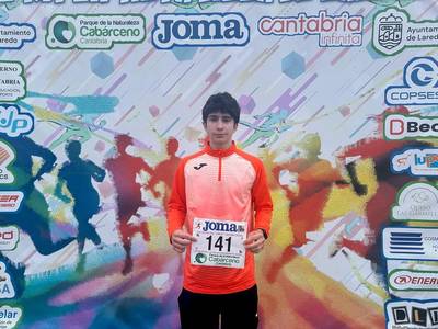 Alejandro Santos bate el r�cord gallego sub 18 de 10K en ruta en Laredo