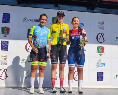 El Team Oiense Women suma en Cambados su quinta victoria de la temporada y brilla en Portugal