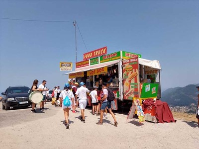 Las Comunidades de Montes de A Guarda y Camposancos regulan por primera vez la venta ambulante del Domingo do Monte con prioridad para los negocios locales