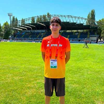 El atleta rosaleiro Alejandro Santos hace historia al clasificarse para el Campeonato de Europa Sub-18