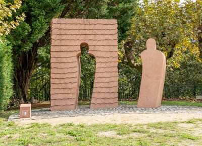 Las esculturas de Silverio Rivas, Xo�n Oliveira o Xo�n Pi�eiro protagonizan una nueva ruta patrimonial en Tui