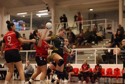 Carme Castro renueva con el Atl�tico Guard�s y cumplir� su tercera temporada en A Sangri�a