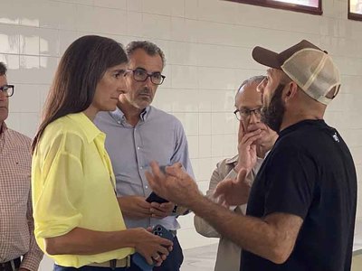 La presidenta de Portos de Galicia se compromete a estudiar mejoras en las instalaciones portuarias de A Guarda
