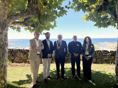 Ermelindo Portela y M� del Carmen Pallares reciben el VIII Reco�ecemento del Real Mosteiro de Oia