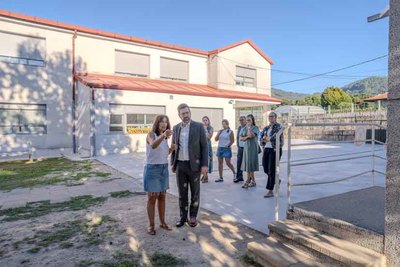 La Xunta mejora dos colegios de Tomi�o y destina 40.000 euros al IES Ant�n Alonso R�os