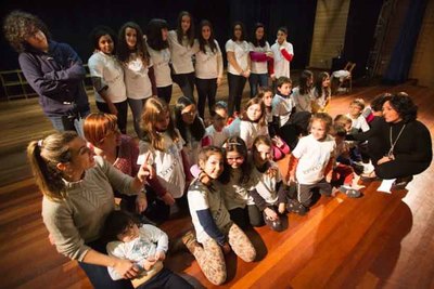 Tomi�o vuelve a subir el tel�n de su Escola Municipal de Teatro con tres grupos por edades