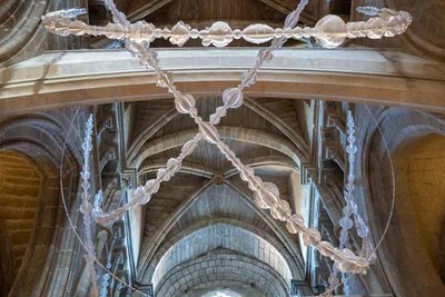 Arte contempor�neo y 800 a�os de historia dialogan en la Catedral de Tui con -Relicario-